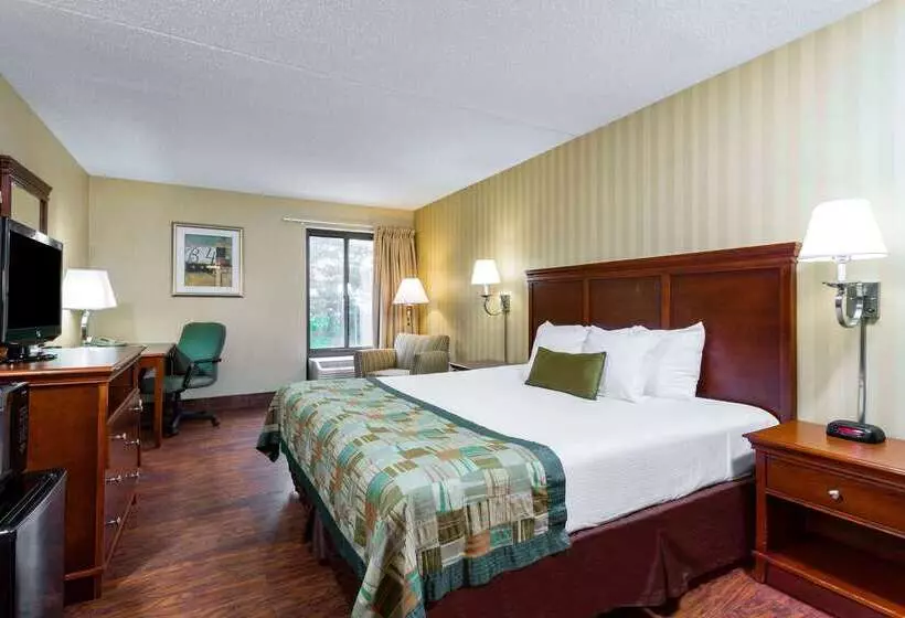 Отель Days Inn By Wyndham Westminster