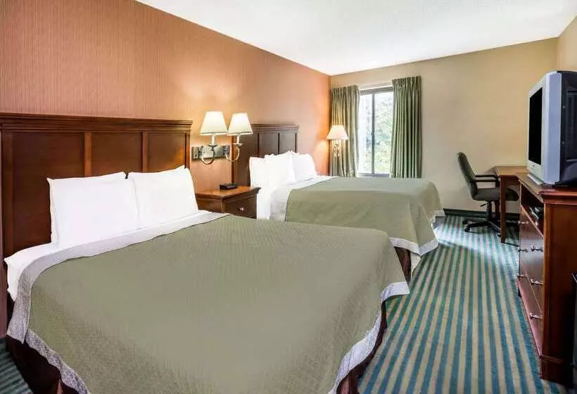 Отель Days Inn By Wyndham Westminster