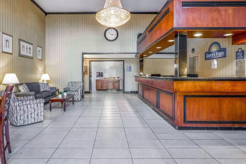 Отель Days Inn By Wyndham Westminster