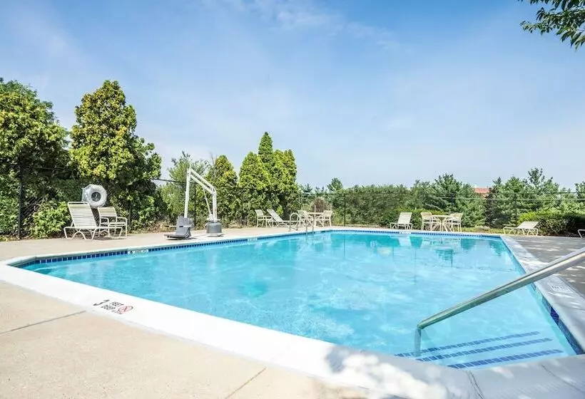 Отель Days Inn By Wyndham Westminster