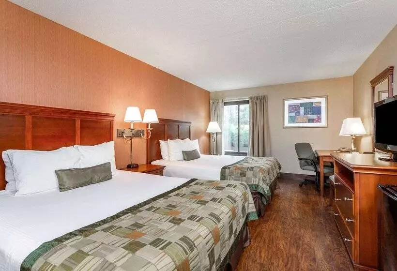 Отель Days Inn By Wyndham Westminster