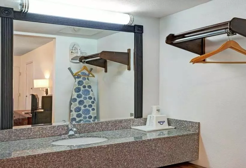 ホテル Days Inn Jacksonville South Near Memorial Hospital
