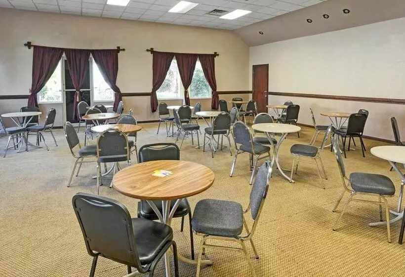 ホテル Days Inn Jacksonville South Near Memorial Hospital