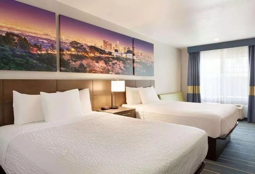 فندق Days Inn & Suites By Wyndham Anaheim At Disneyland Park