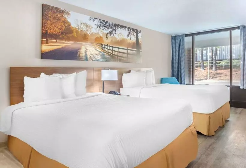 בית מלון כפרי Days Inn & Suites By Wyndham Rocky Mount Golden East