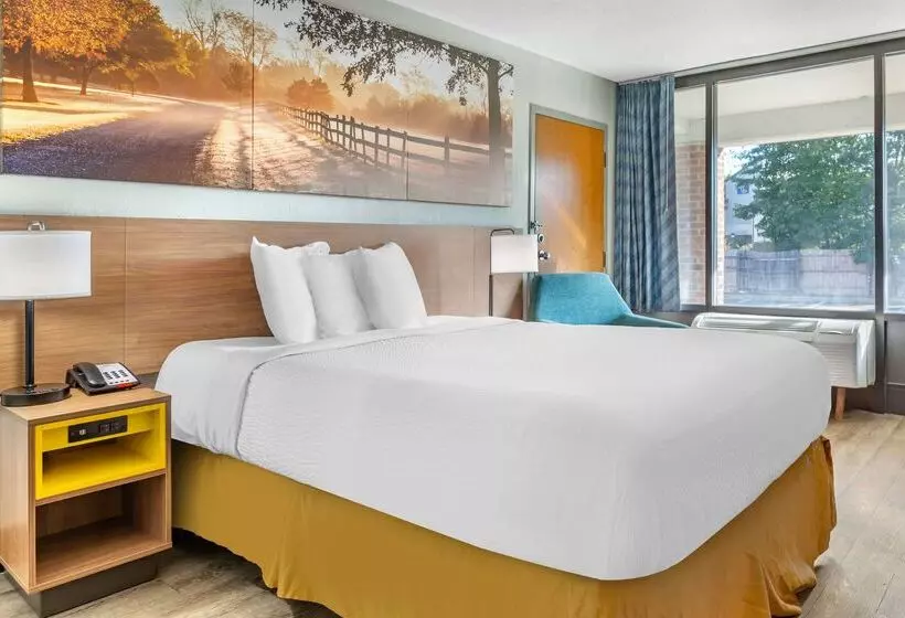 בית מלון כפרי Days Inn & Suites By Wyndham Rocky Mount Golden East