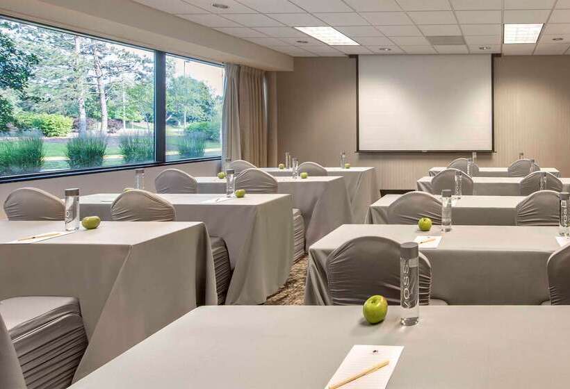 فندق Doubletree By Hilton Chicago Schaumburg