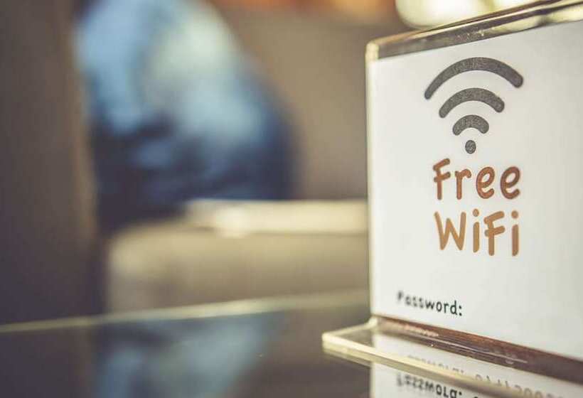 ホテル Express Inn Thomson