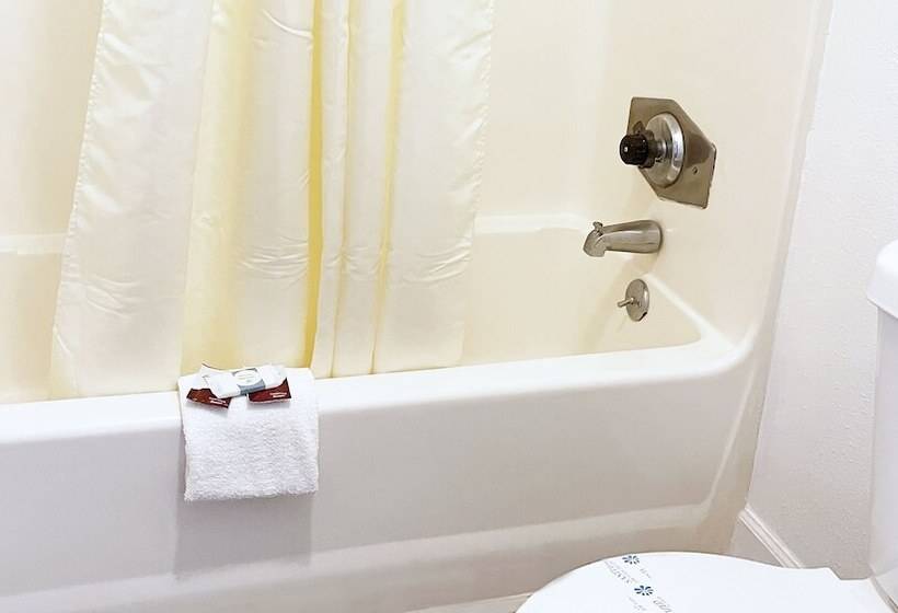 ホテル Express Inn Thomson