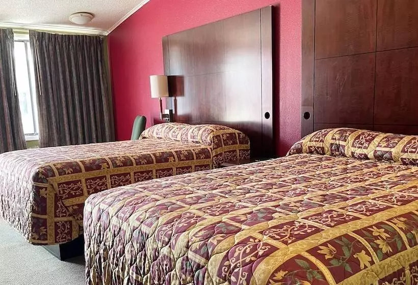 Отель Express Inn Thomson