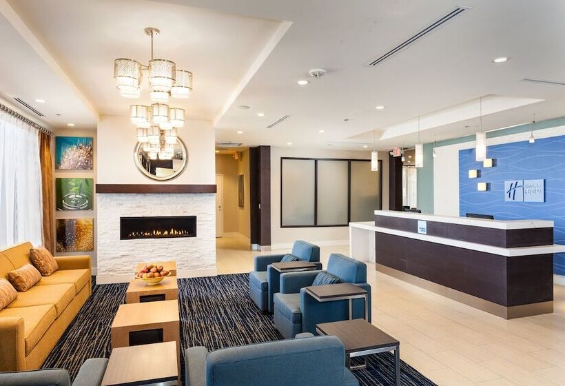 هتل Holiday Inn Express At Monterey Bay, An Ihg