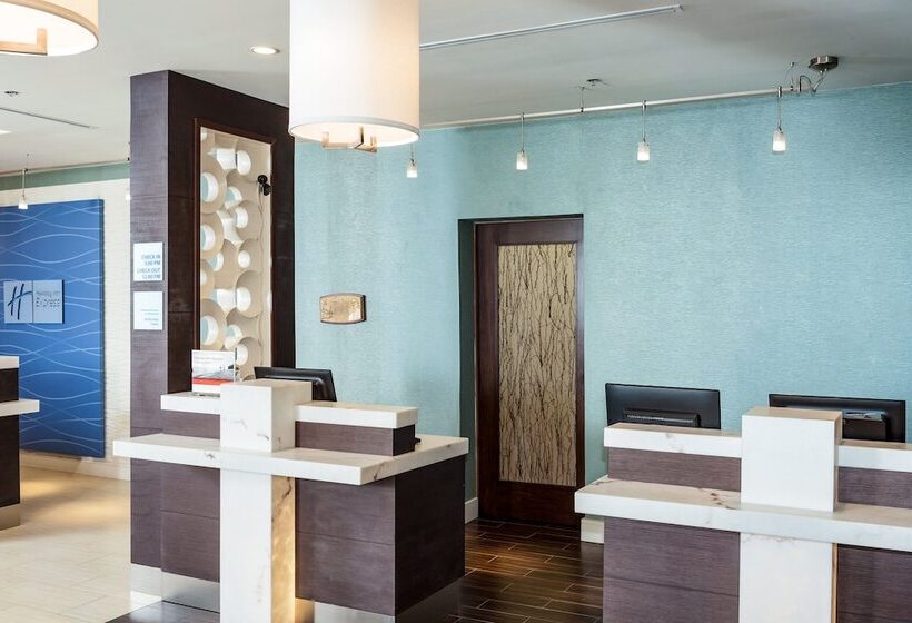 هتل Holiday Inn Express At Monterey Bay, An Ihg