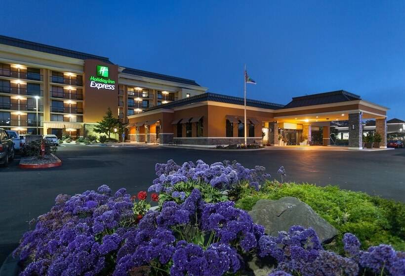 هتل Holiday Inn Express At Monterey Bay, An Ihg