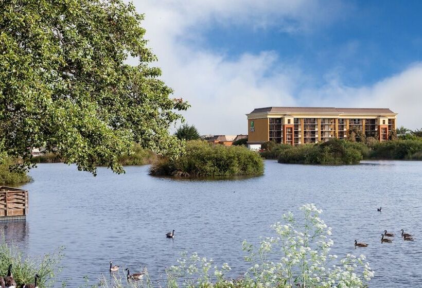 هتل Holiday Inn Express At Monterey Bay, An Ihg