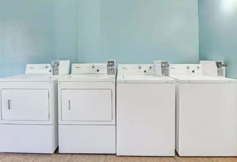 호텔 Monte Carlo Inn