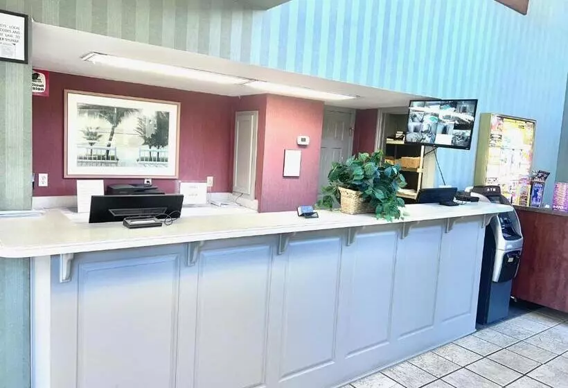 فندق Ocean Crest Inn And Suites