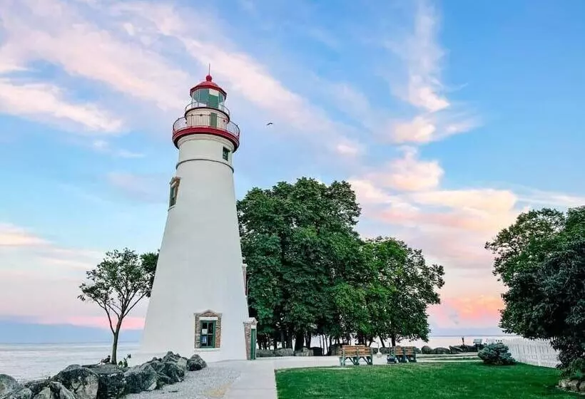 בית מלון כפרי Quality Inn Milansandusky