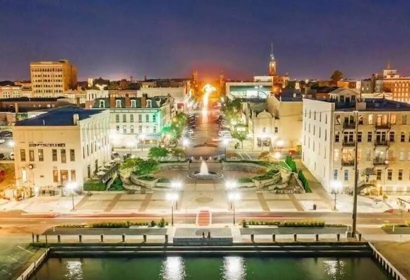 בית מלון כפרי Quality Inn Milansandusky