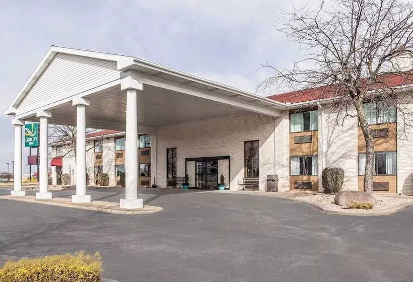 בית מלון כפרי Quality Inn Milansandusky