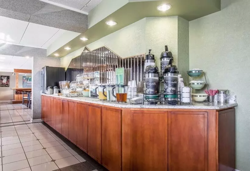 בית מלון כפרי Quality Inn Milansandusky