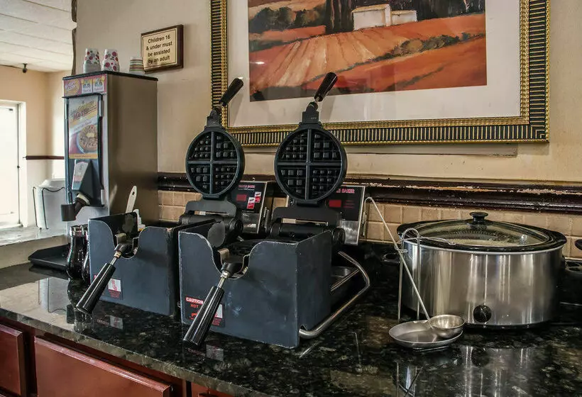 בית מלון כפרי Sunset Lodge