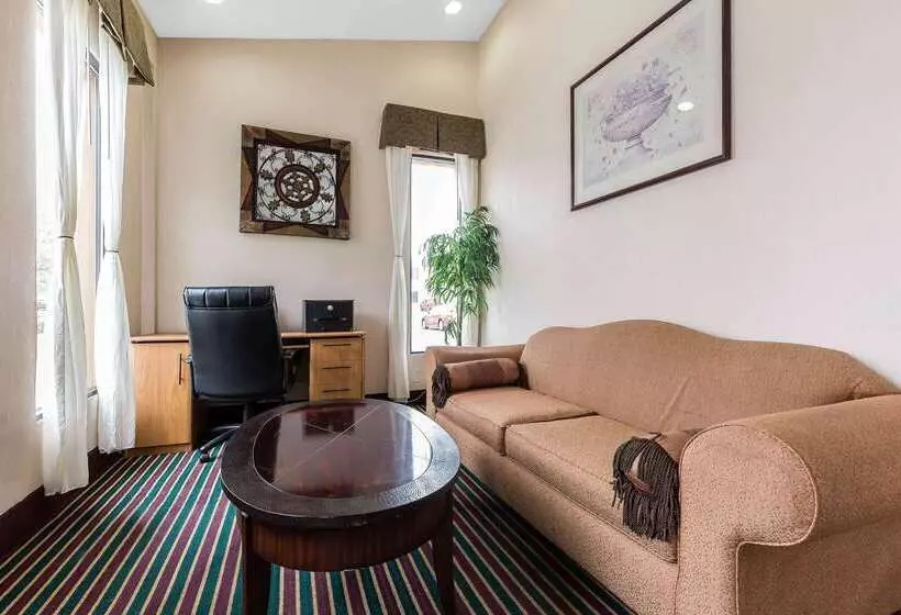 Otel Quality Inn & Suites Bloomington University Area