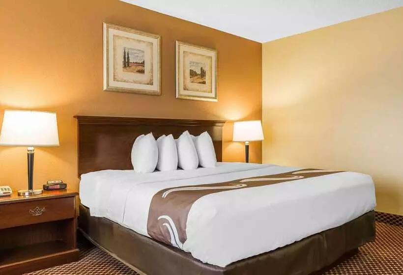 Otel Quality Inn & Suites Bloomington University Area