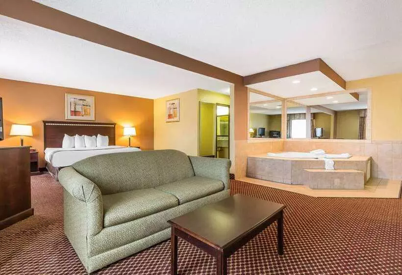 Otel Quality Inn & Suites Bloomington University Area