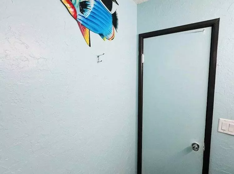 فندق Travel Inn & Suites