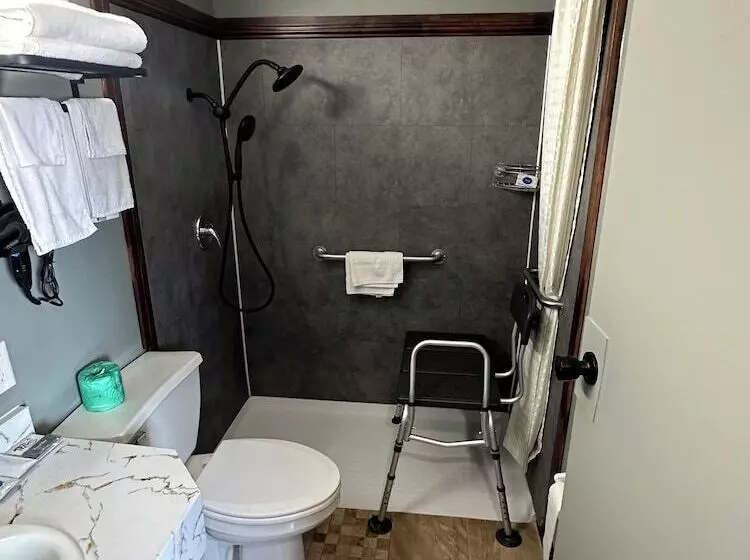 فندق Travel Inn & Suites