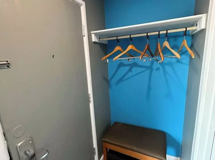 فندق Travel Inn & Suites