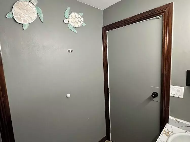 فندق Travel Inn & Suites