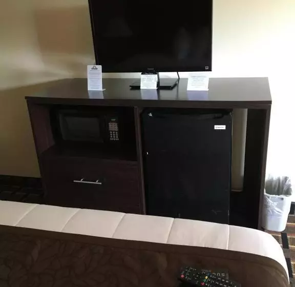 فندق على الطريق Days Inn By Wyndham Brooksville