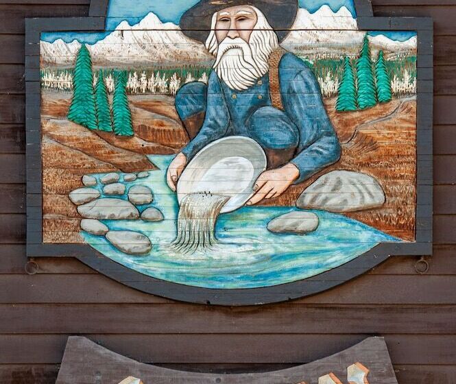 هتل 49'er Inn & Suites