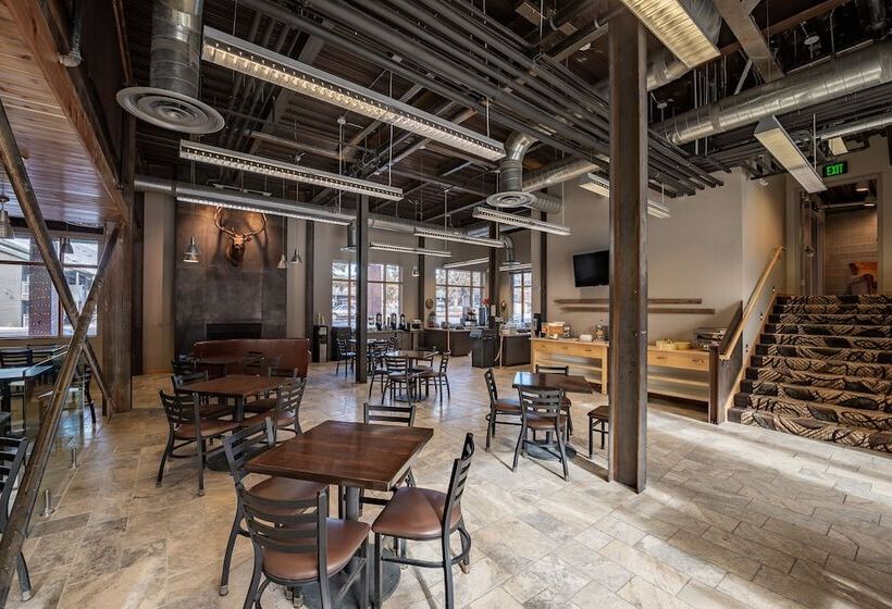 هتل 49'er Inn & Suites