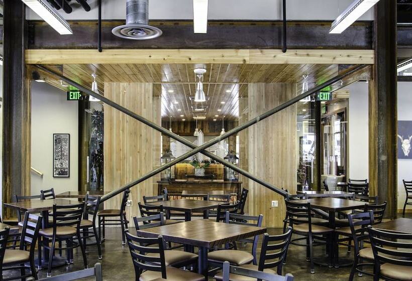 هتل 49'er Inn & Suites