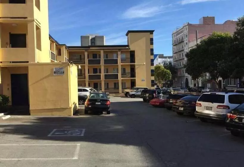 בית מלון כפרי Civic Center Inn