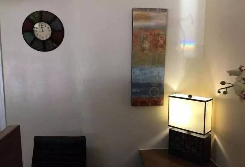 בית מלון כפרי Civic Center Inn