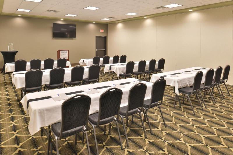 בית מלון כפרי Cottonwood Inn And Conference Center