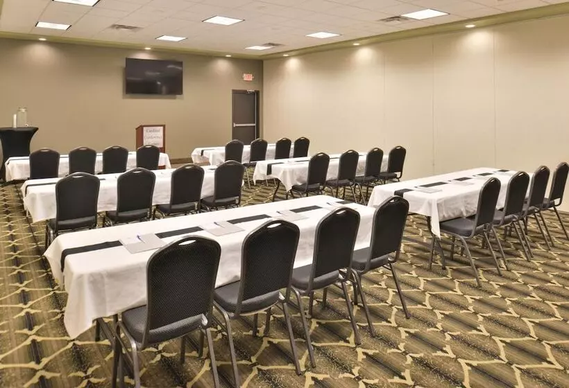 Отель Cottonwood Inn And Conference Center