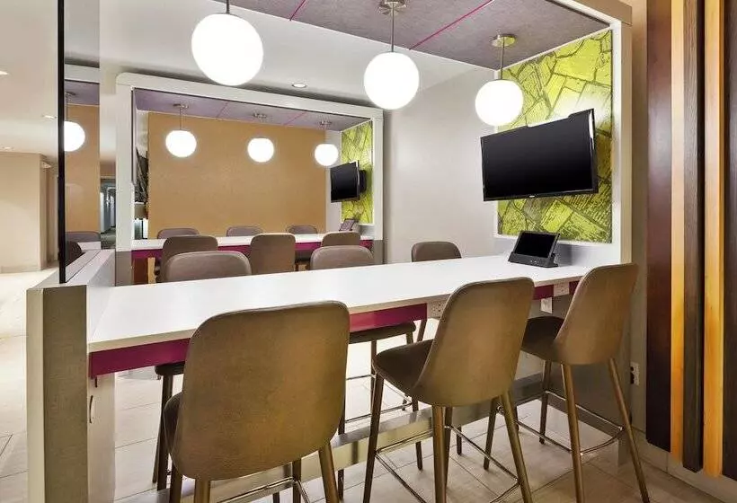 Hotel Crowne Plaza Dulles Airport, An Ihg