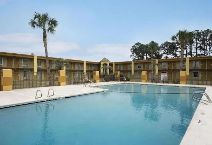 ホテル Days Inn By Wyndham Brunswick/st. Simons Area
