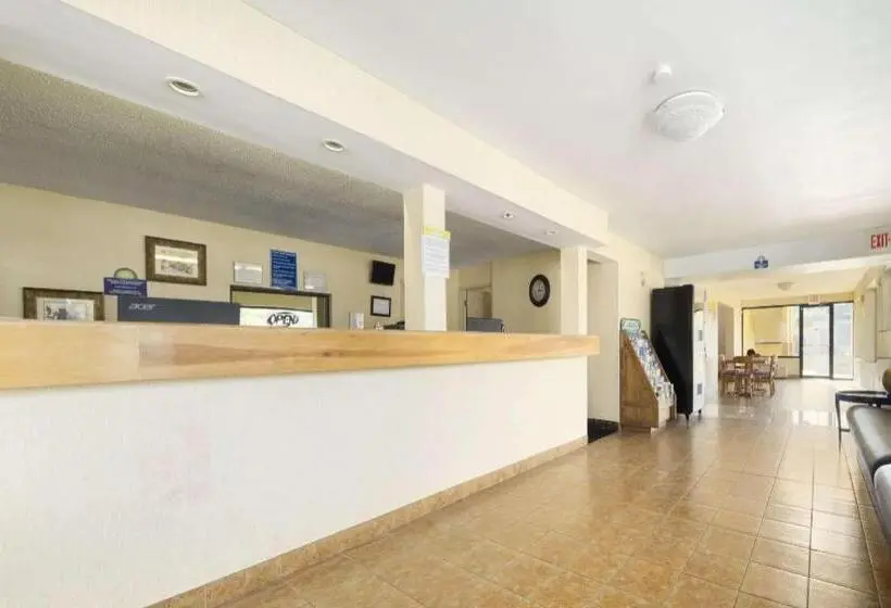 ホテル Days Inn By Wyndham Brunswick/st. Simons Area