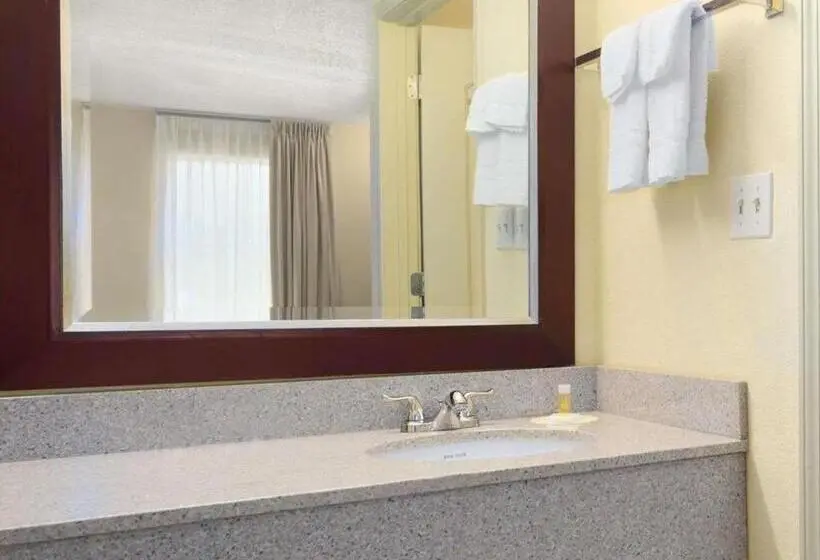 ホテル Days Inn By Wyndham Brunswick/st. Simons Area