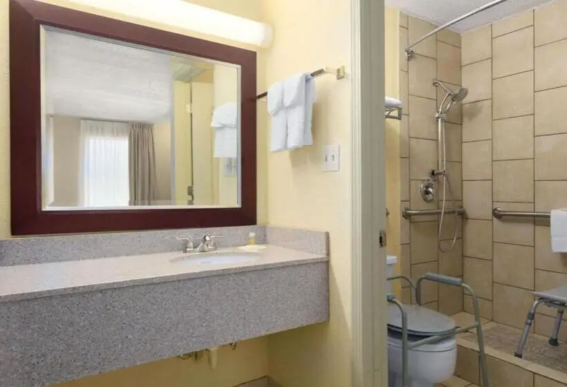 ホテル Days Inn By Wyndham Brunswick/st. Simons Area