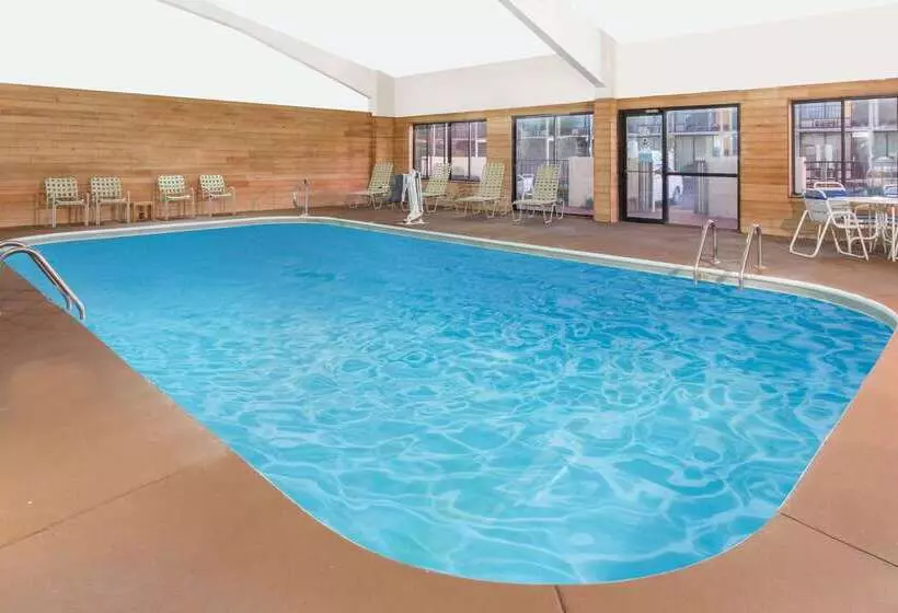 호텔 Days Inn By Wyndham Princeton