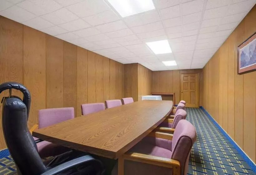 Otel Days Inn By Wyndham Roanoke Near I81