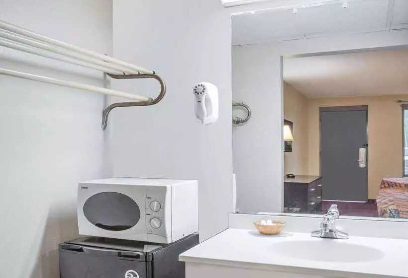 فندق Red Roof Inn Rockingham