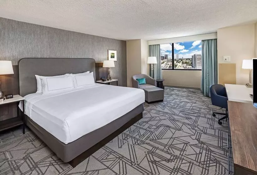 فندق Doubletree By Hilton Tulsa Downtown