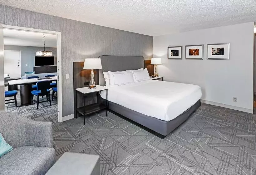 فندق Doubletree By Hilton Tulsa Downtown